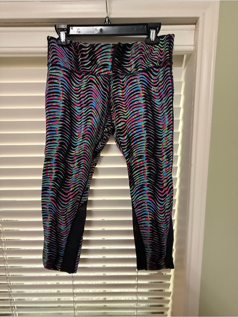 Nike Epic Lux Sidewinder Capri Leggings Pink Black Athletic Fit Crop Sz L